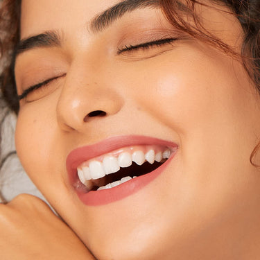 Mamaearth Hydra-Matte Crayon Transferproof Lipstick with Argan Oil & Hyaluronic Acid - 02 Macaroon Pink - 2.4 g